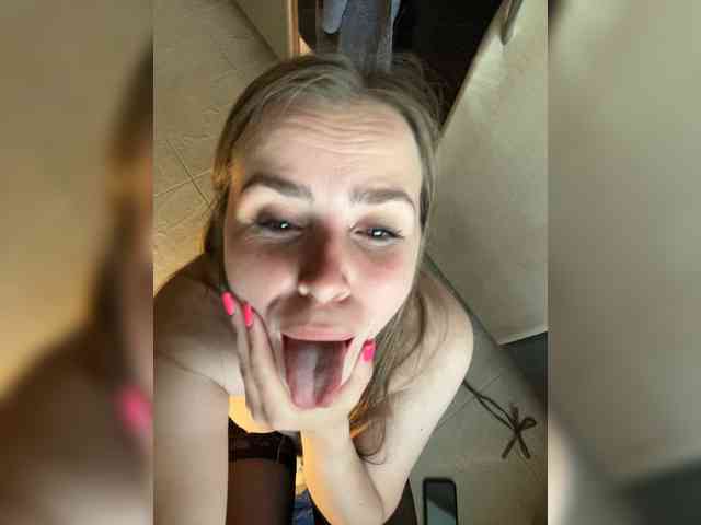 LolaSexxx's chat room
