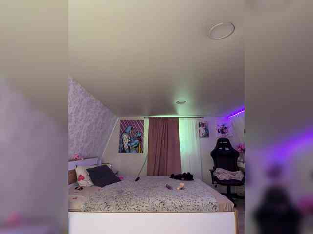 -MaybeBaby-'s chat room