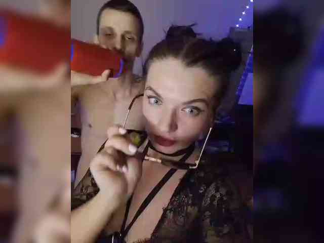 Laylay13's chat room