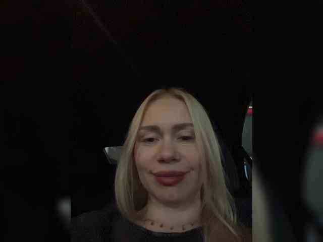 MirandaNow's chat room