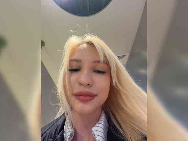 Cristi-Candy's chat room