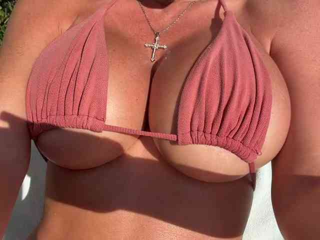 OrgazMia's chat room