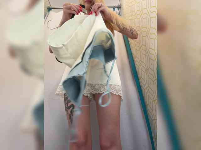 Cristi-Candy's chat room