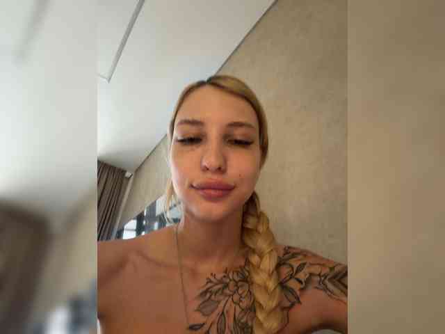 Cristi-Candy's chat room