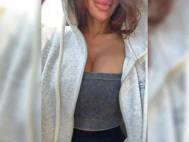 OrgazMia's chat room