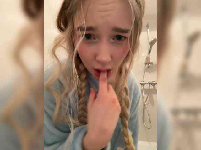 MimiMila's chat room