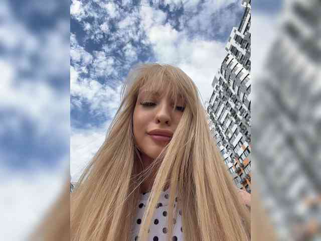 Cristi-Candy's chat room