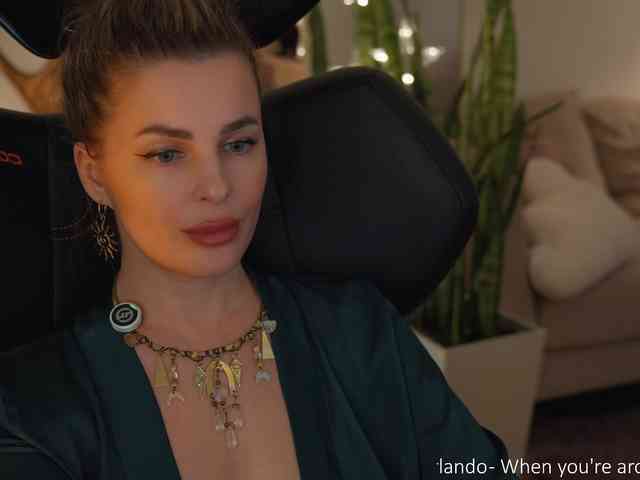 _Lady_M_'s chat room