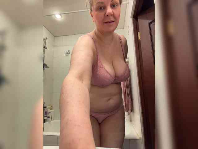 Veronika_Gold's chat room