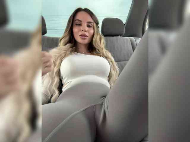 LedyMiya's chat room