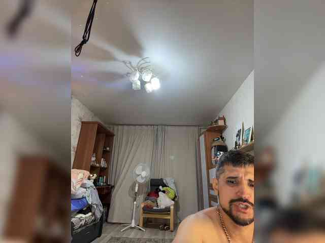 VIP17CoupleDream's chat room