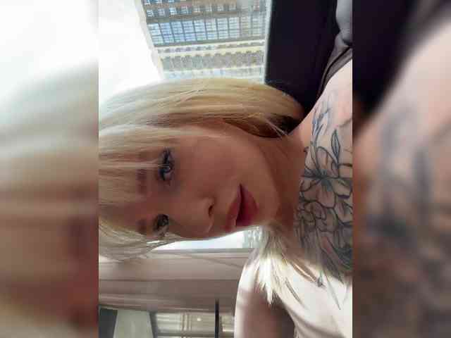 Cristi-Candy's chat room