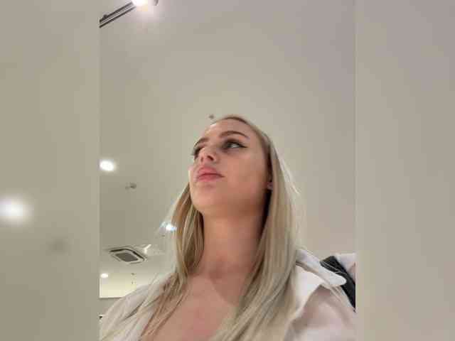 _Katrinka_'s chat room