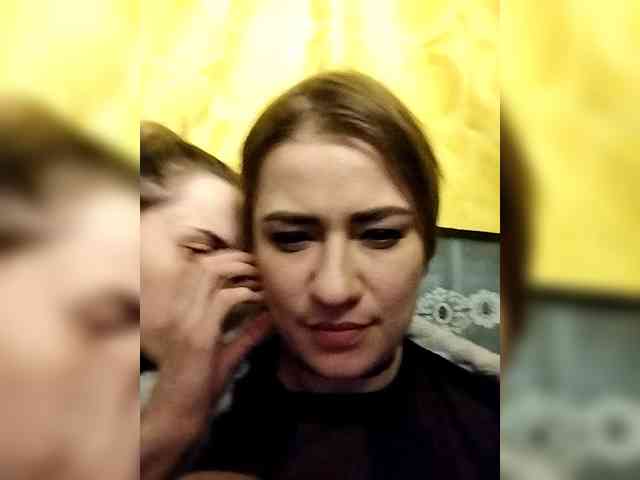 2Laski2's chat room