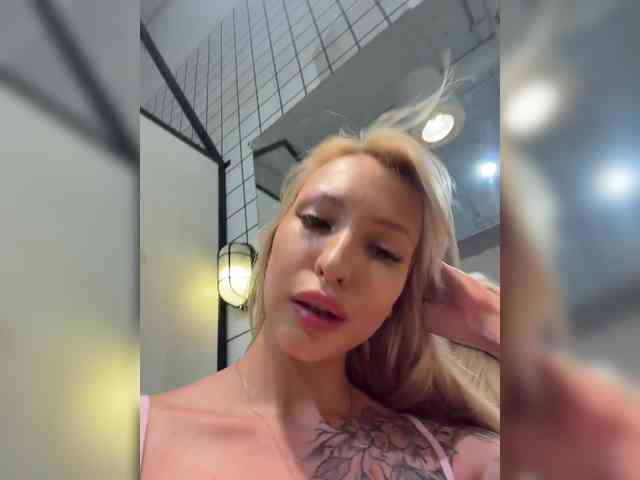 Cristi-Candy's chat room