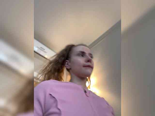 VikkiExtraCheese's chat room