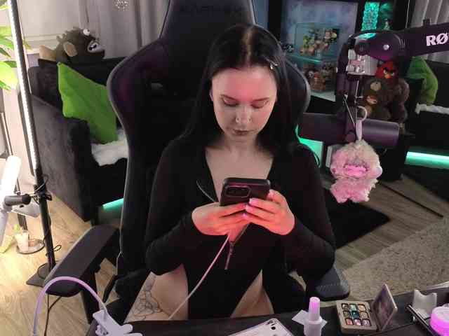 Kira_Li_Lime's chat room