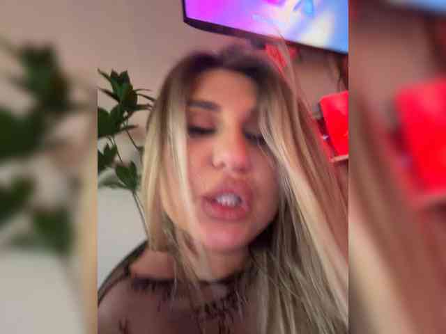 Stiflers_mom's chat room