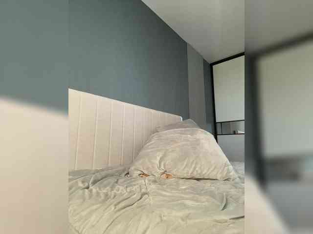 -Molly-'s chat room