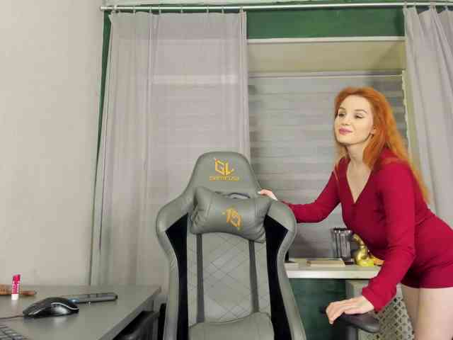 1_Aariella_1's chat room