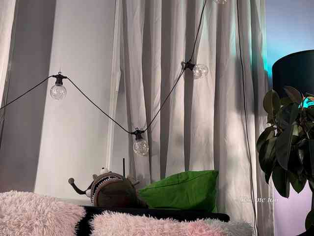 Kira_Li_Lime's chat room