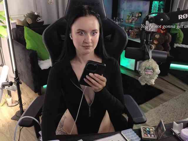 Kira_Li_Lime's chat room
