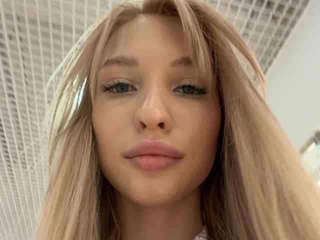 Cristi-Candy's chat room