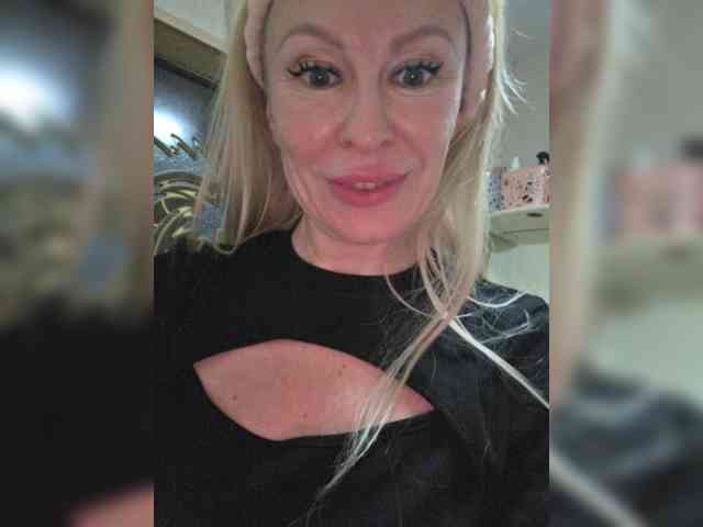 -Love-blondi's chat room