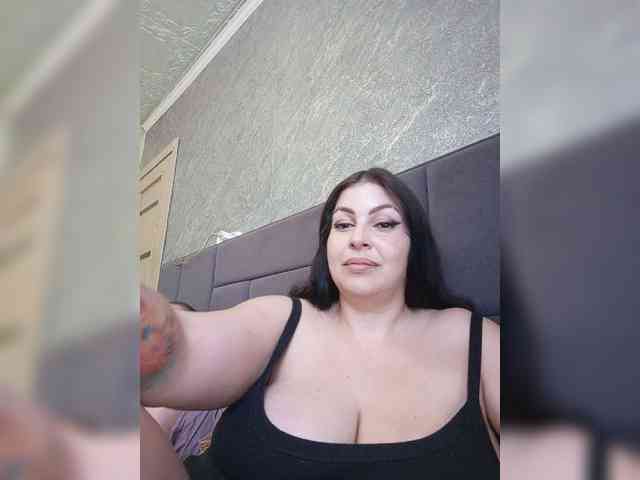 Cleopatra1990's chat room