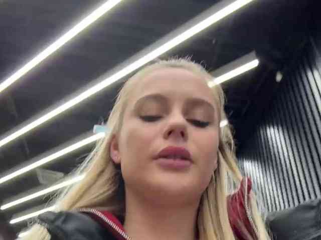 _Katrinka_'s chat room