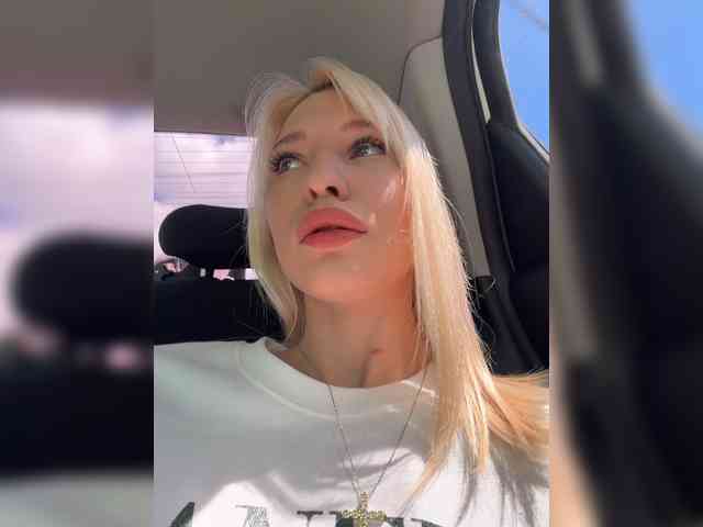 Cristi-Candy's chat room