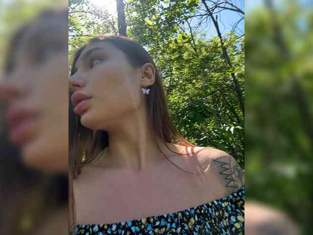 -EmilyBaby-'s chat room