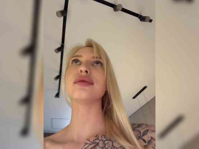 Cristi-Candy's chat room