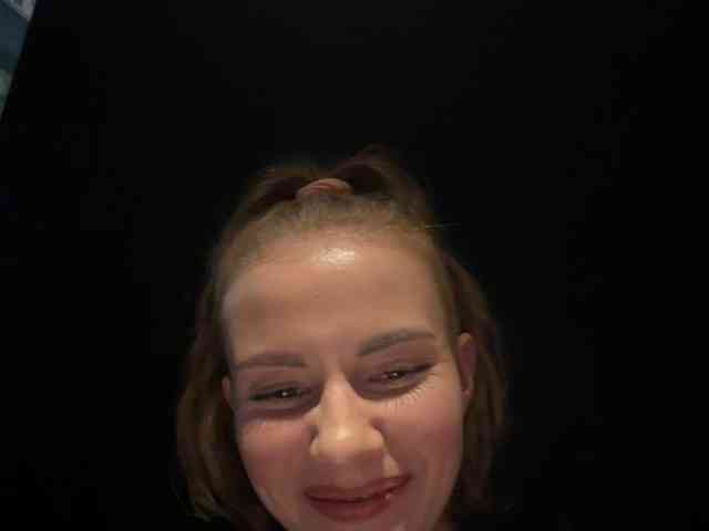 VikkiExtraCheese's chat room