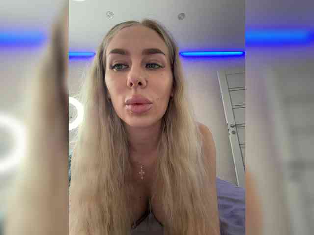-Lovensesgirl-'s chat room