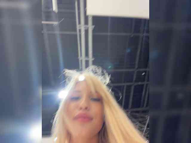 Cristi-Candy's chat room