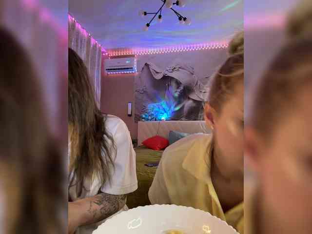 _Katrinka_'s chat room