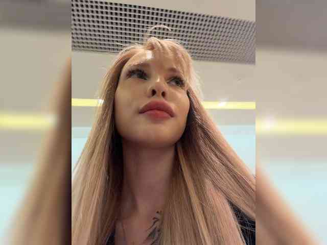 Cristi-Candy's chat room
