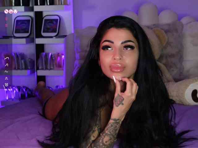 AngelaMyst's chat room