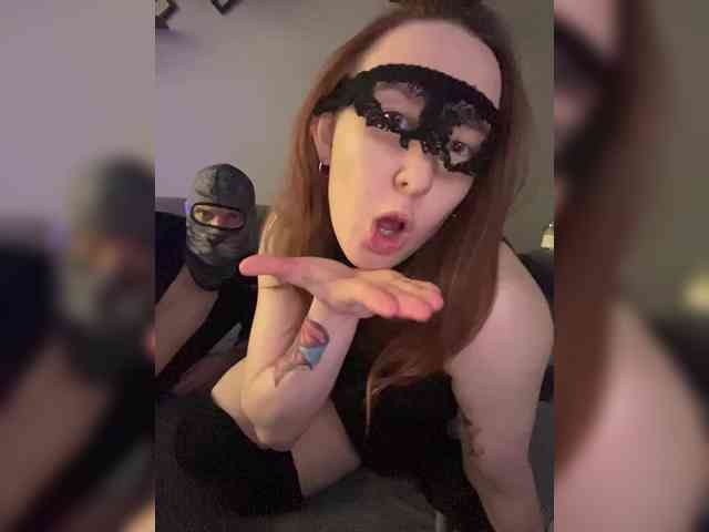 Cherry-lips's chat room