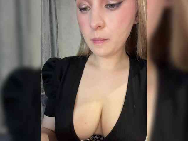 AlinaRay's chat room