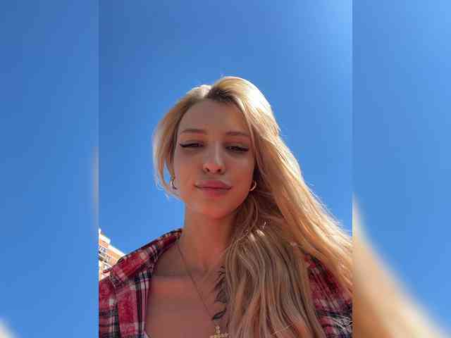 Cristi-Candy's chat room