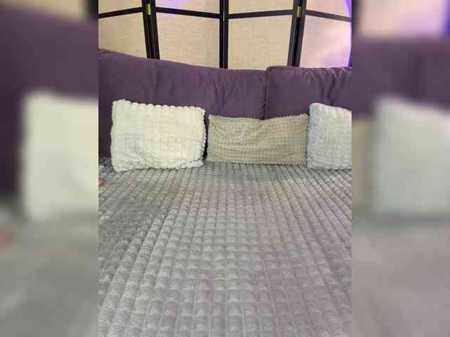 _EUPHORIAA_'s chat room