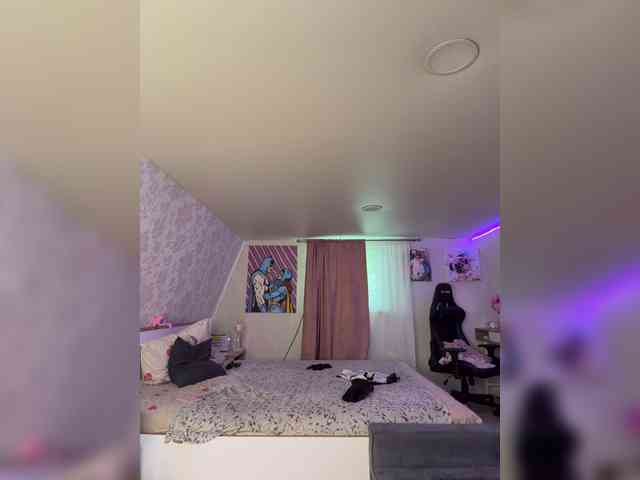 -MaybeBaby-'s chat room