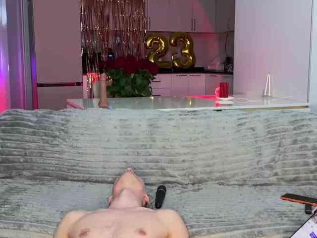 XXXDreamTeam's chat room