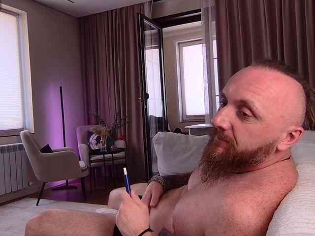 NIKI7377's chat room