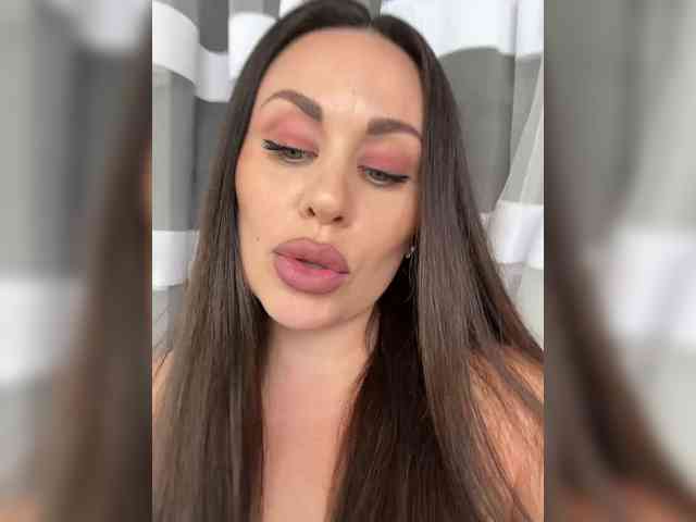 -Hennessy-'s chat room