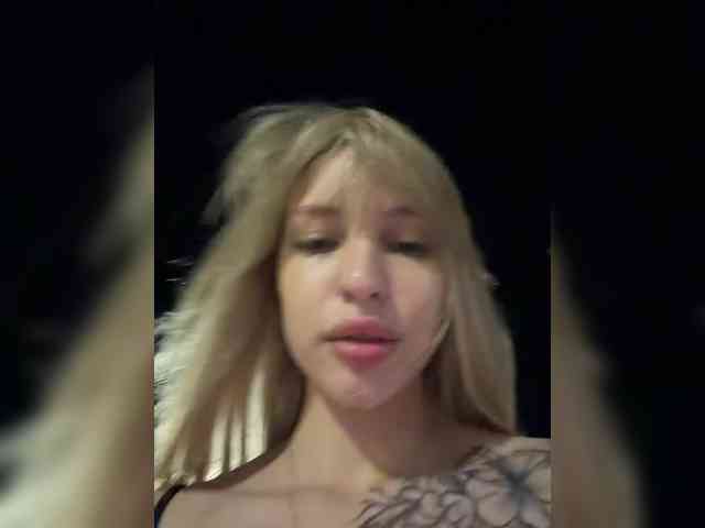 Cristi-Candy's chat room