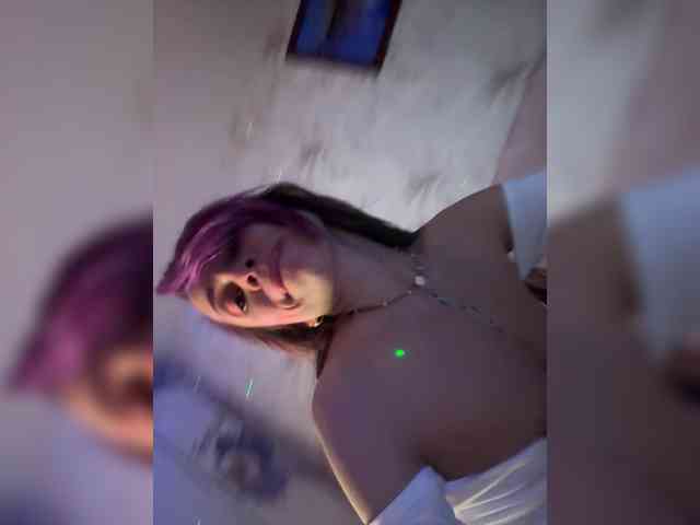 VIP17CoupleDream's chat room