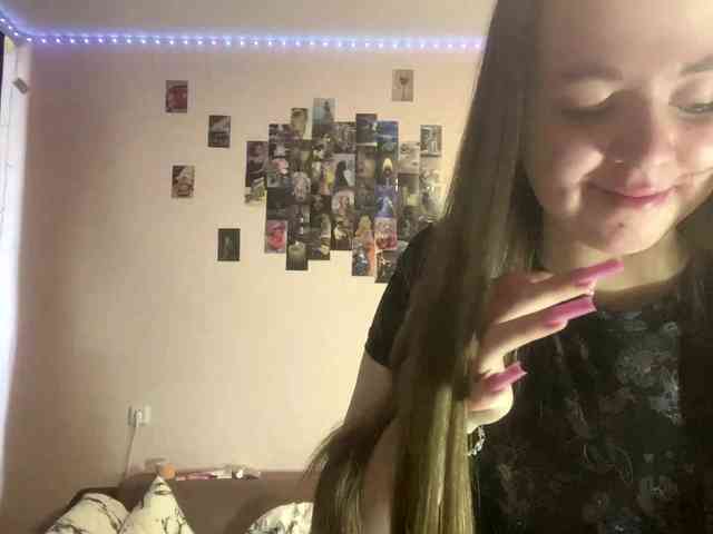 EvalynDetrick's chat room